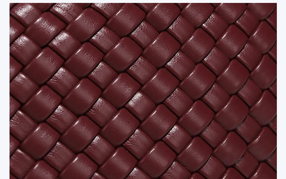 ASTRID™ | ELEGANT WOVEN BAG WITH GOLD DETAIL