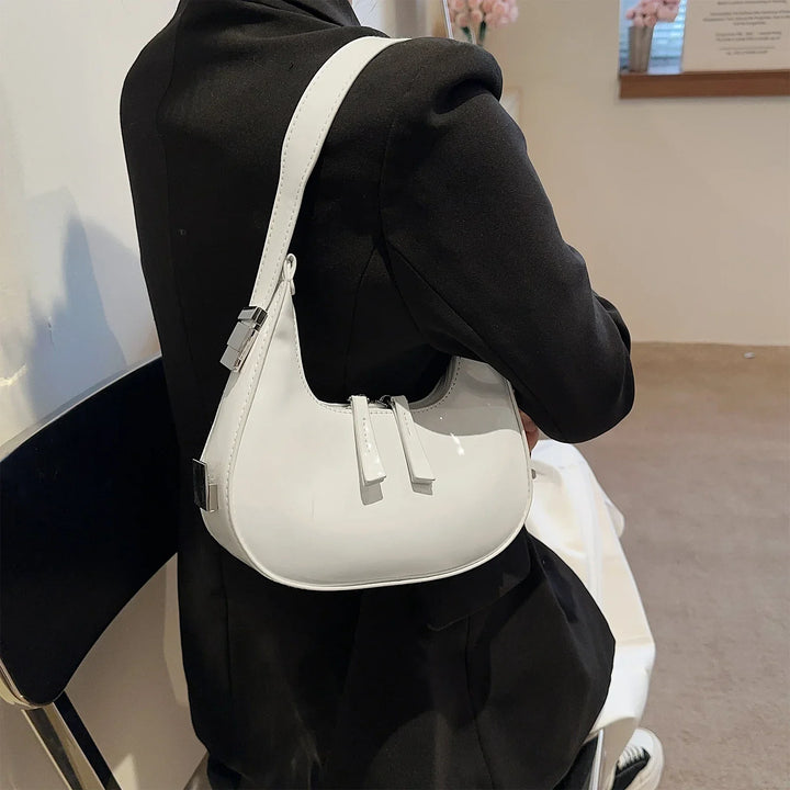 bella™ – vintage half-moon shoulder bag
