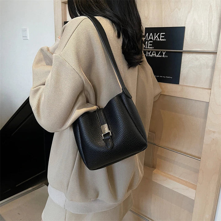 iris™ – modern bucket bag