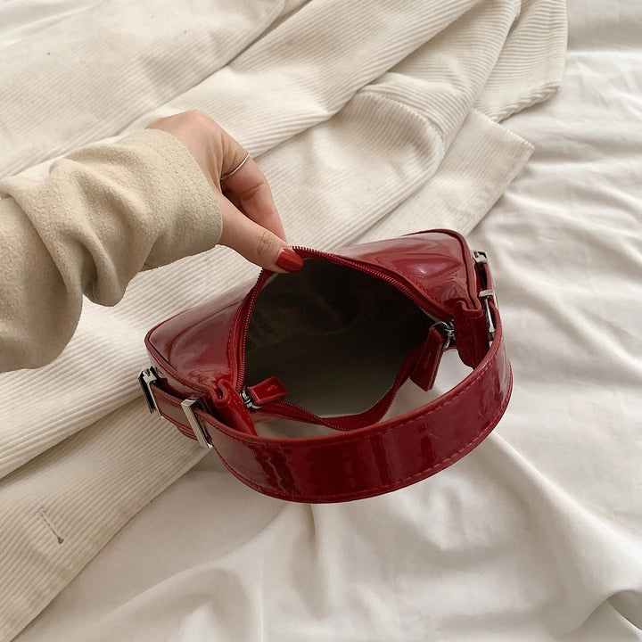 bella™ – vintage half-moon shoulder bag