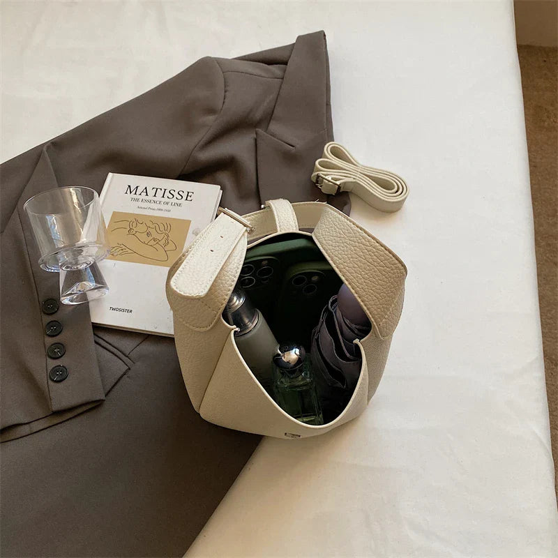 iris™ – modern bucket bag