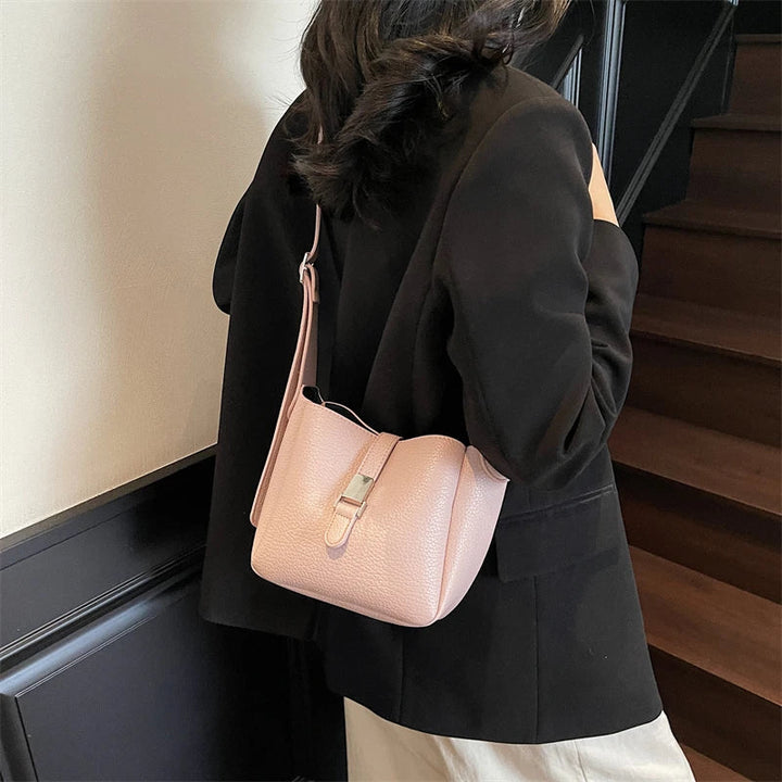 iris™ – modern bucket bag
