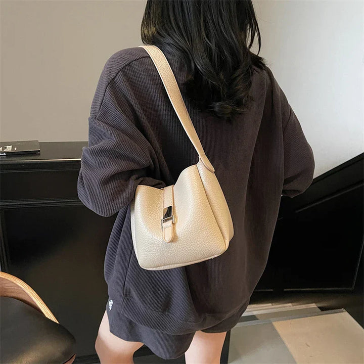 iris™ – modern bucket bag