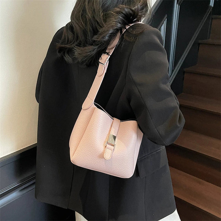 iris™ – modern bucket bag